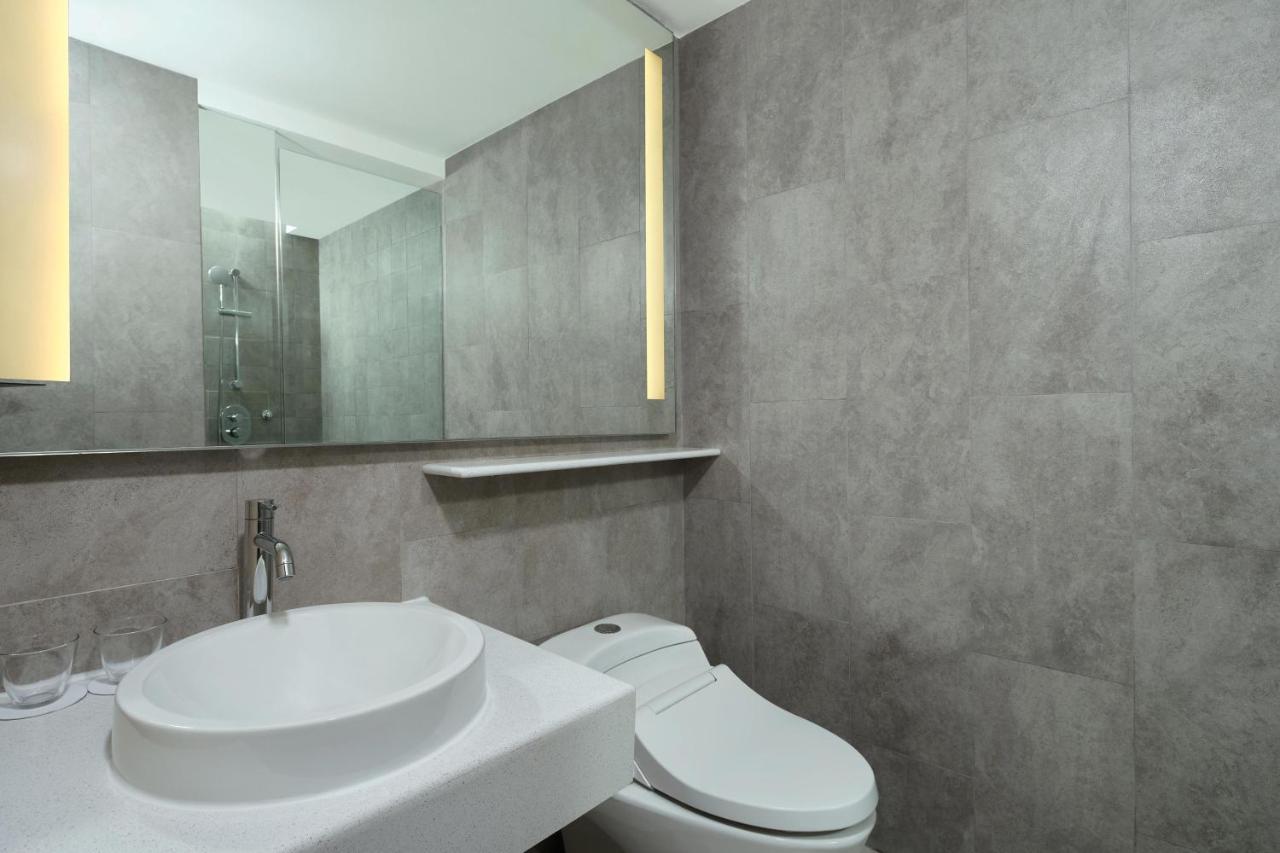 Four Points By Sheraton Surabaya, Pakuwon Indah Extérieur photo