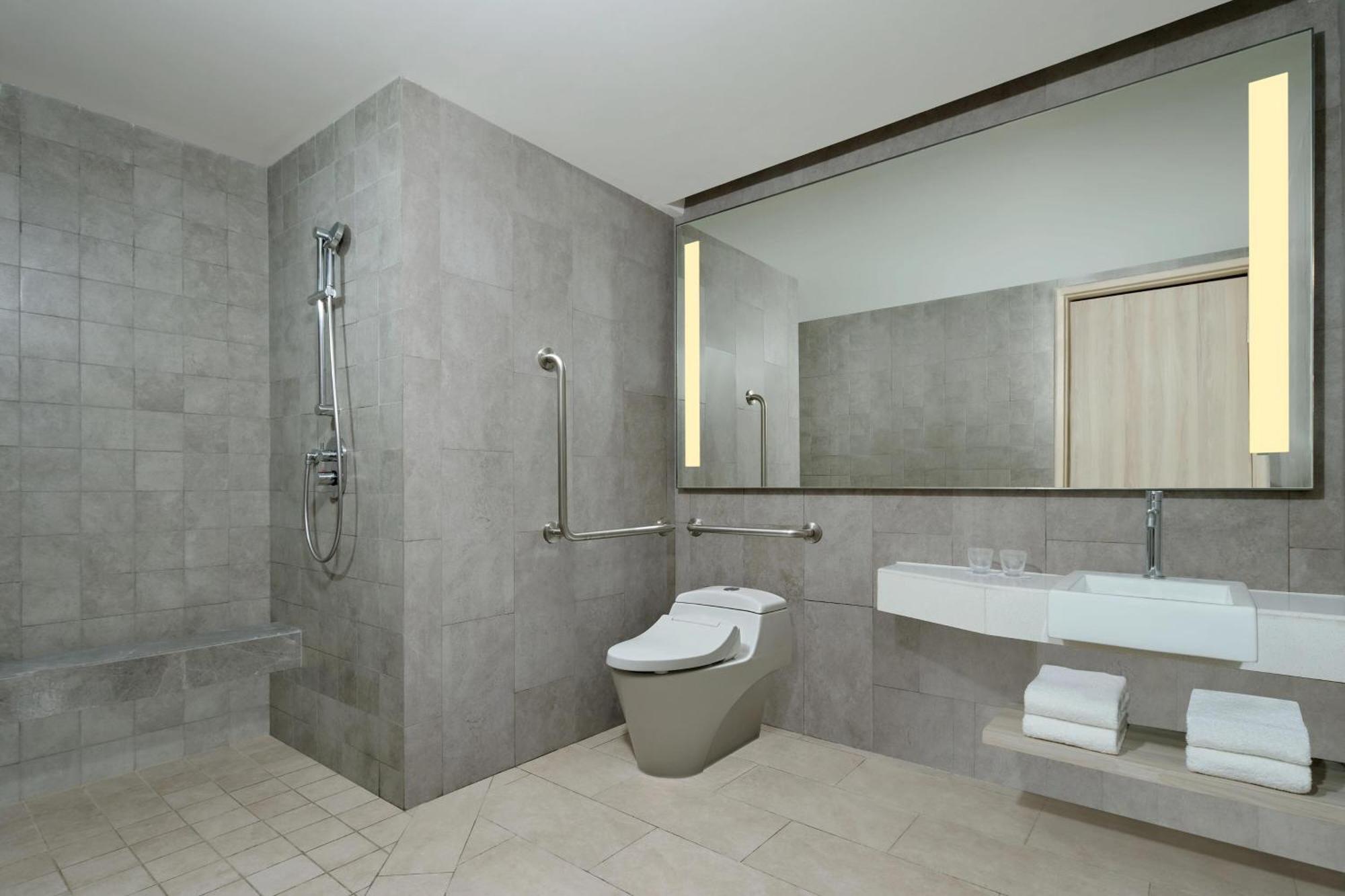 Four Points By Sheraton Surabaya, Pakuwon Indah Extérieur photo