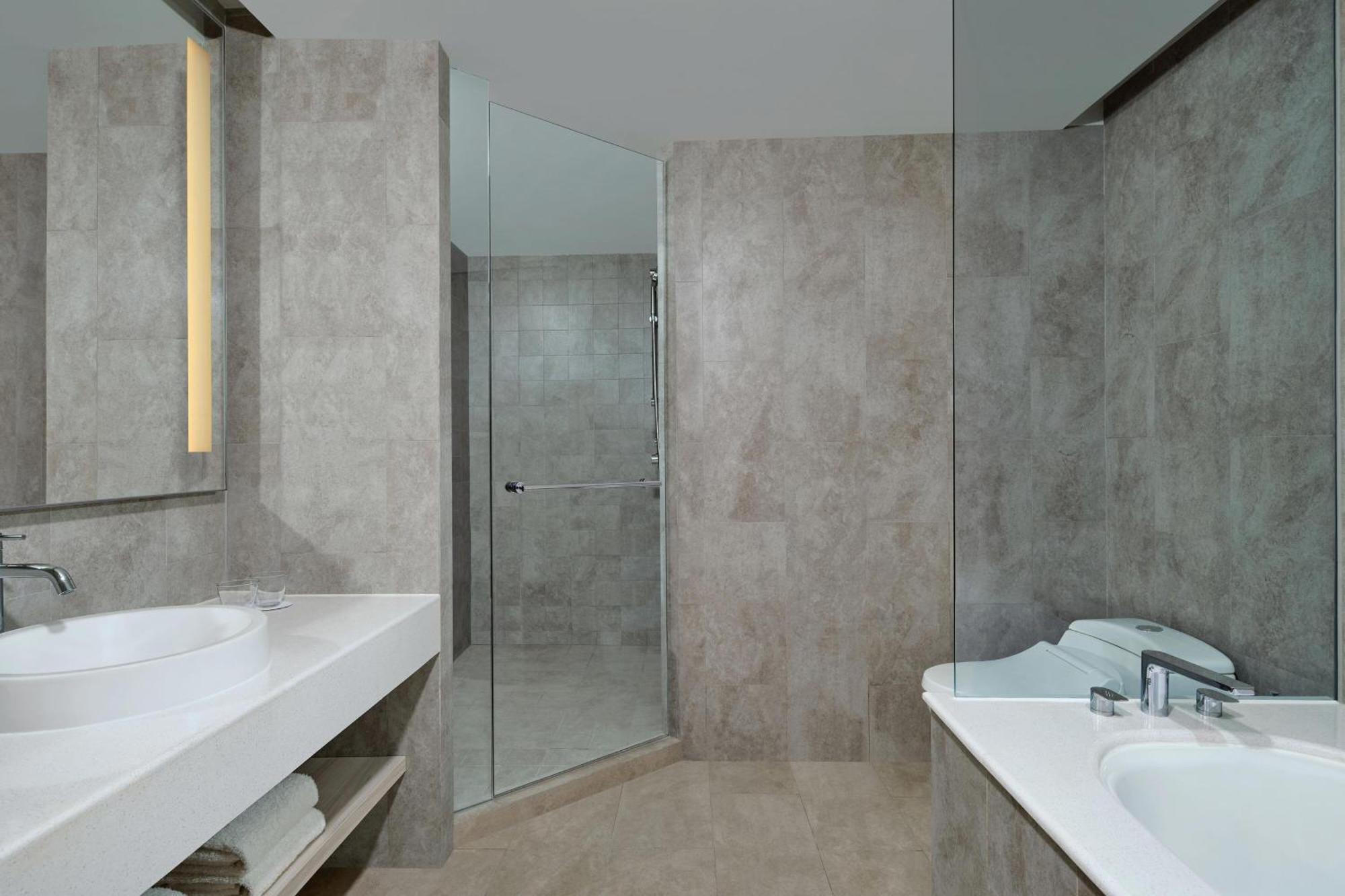 Four Points By Sheraton Surabaya, Pakuwon Indah Extérieur photo